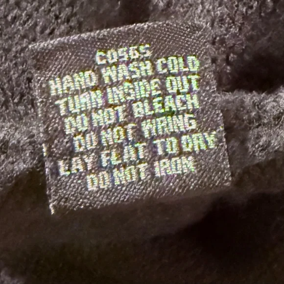 Knit Christmas sweater with leopard printed neck and sleeves - Picture 6 of 9